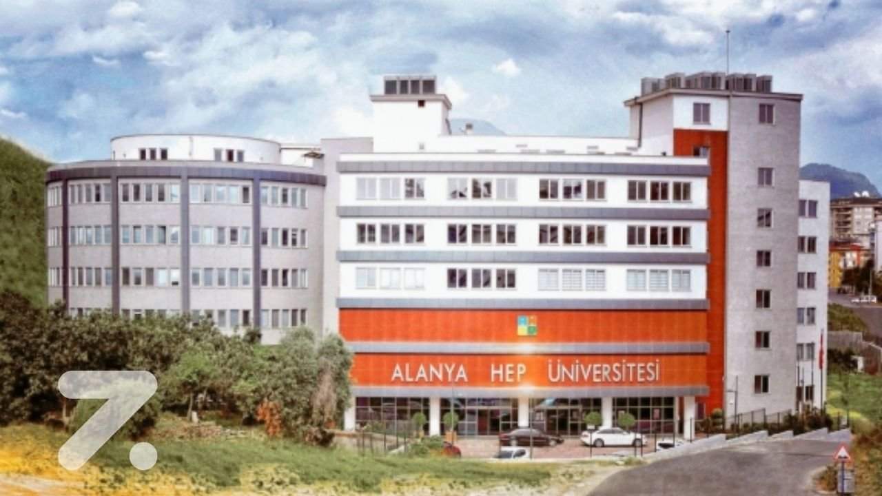 جامعة الانيا